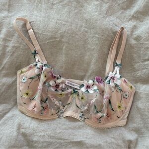 Victoria's Secret Floral Embroidered Bra - Cream